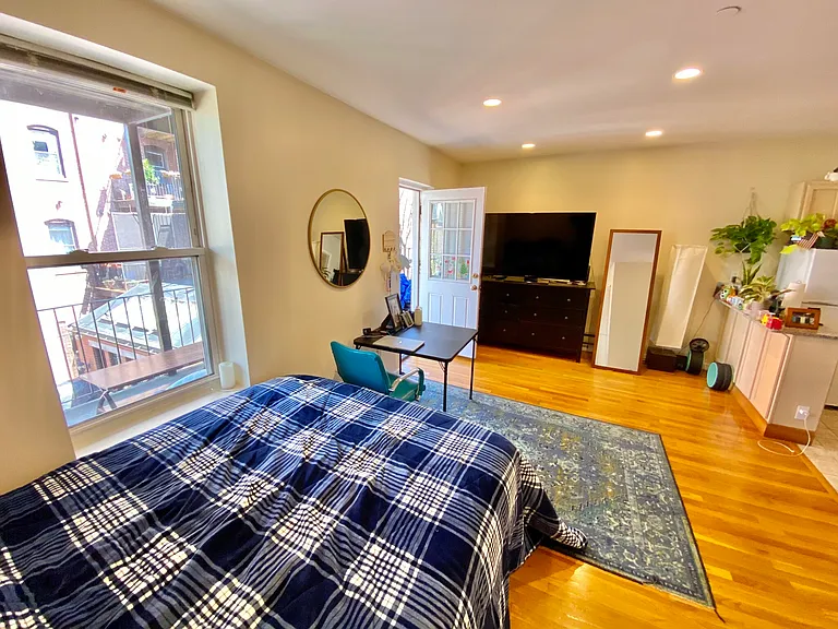 57 Clarendon St #6 — Photo 24