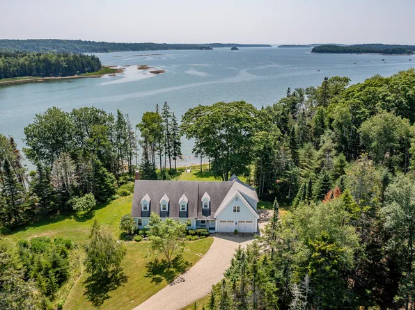 426 Ferry Road, Islesboro, ME 04848