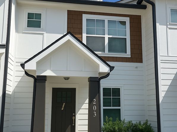 203 E Forge Ct