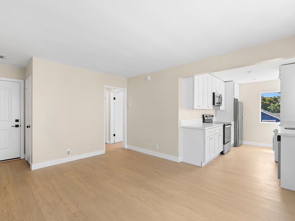 1st image of 3020 E 3rd St APT 12