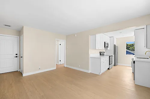 3020 E 3rd St #12 Photo 1