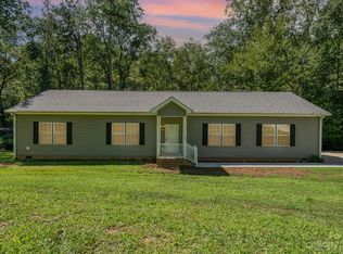 144 Tradewinds Ct, Mooresville, NC 28115