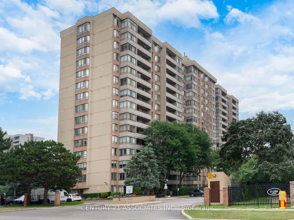 5 Lisa St #402, Brampton, ON L6T 4T4
