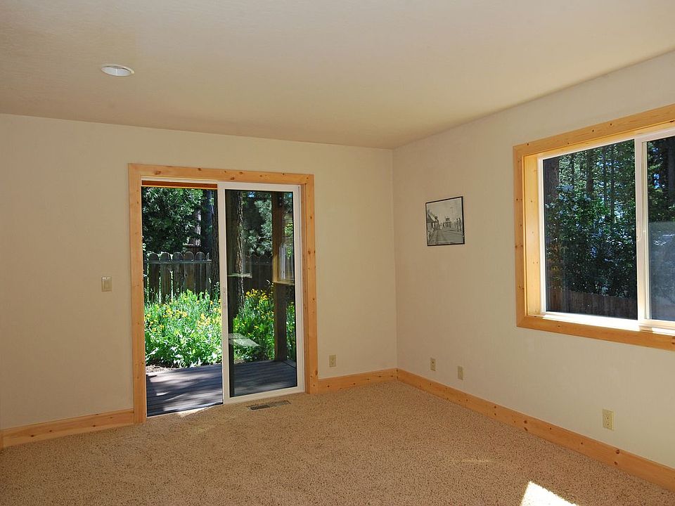 1st image of 320 Pioneer Way