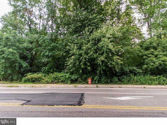 3rd image of 1001 Bloomfield Ave