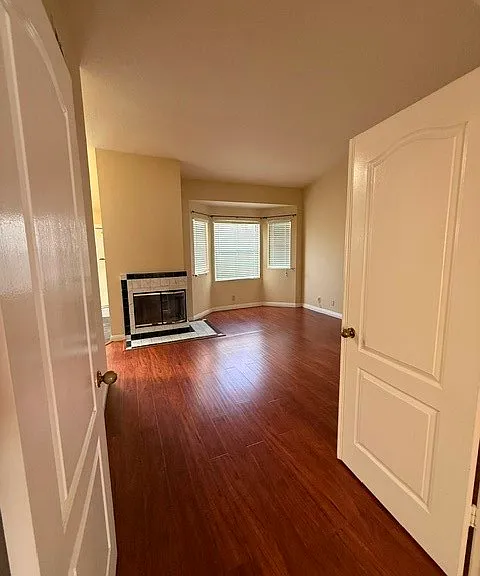 2300 Maple Ave #16 — Photo 11
