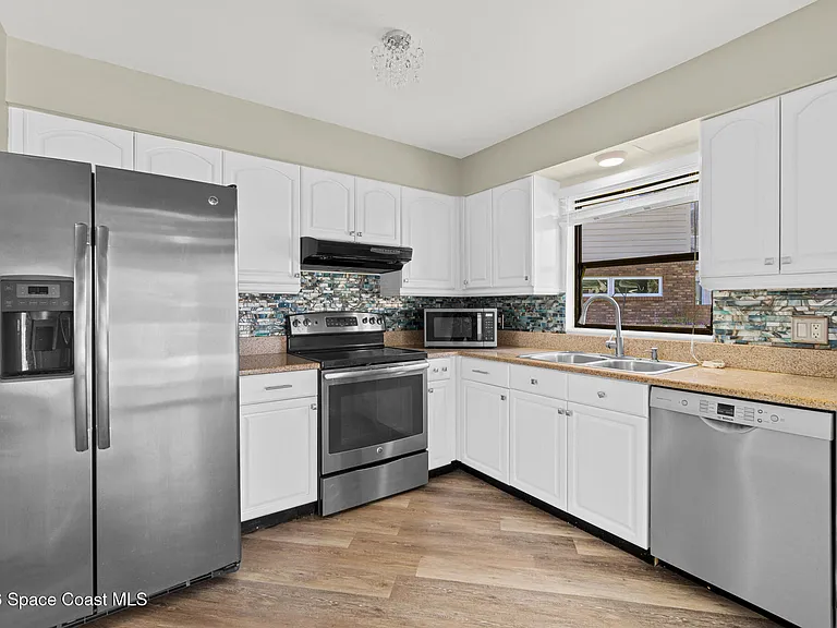 401 Milford Point Dr — Photo 12