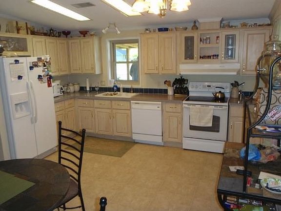 3rd image of 8300 Bluebonnet Cir