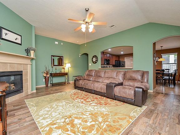 3rd image of 927 Frontera Ct