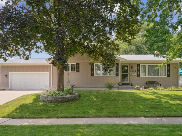 1012 Kaplan Dr, Waterloo, IA 50702
