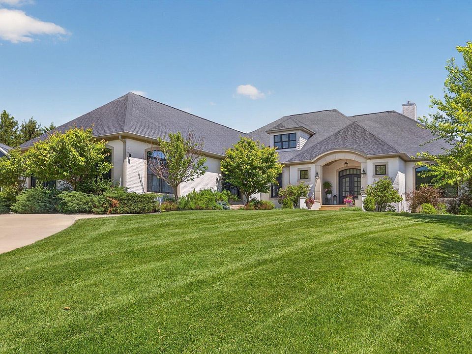 1st image of 3568 E Saddlebrook Ln