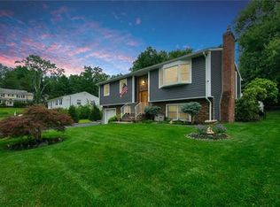 12 Central Ave, Tappan, NY 10983