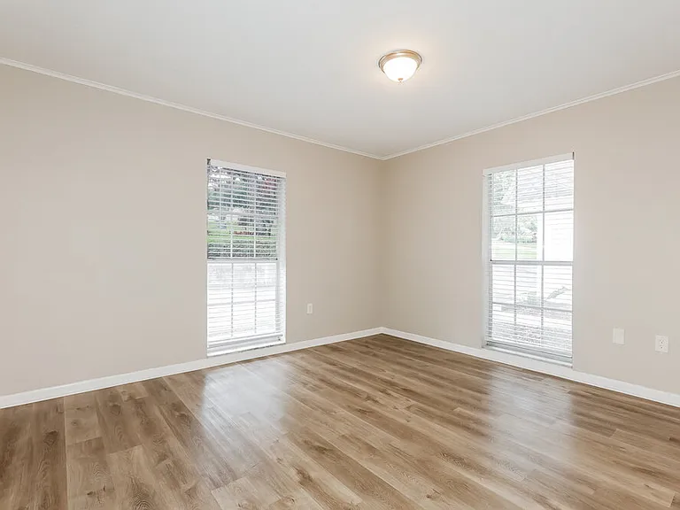 1033 Campbell Ave — Photo 13