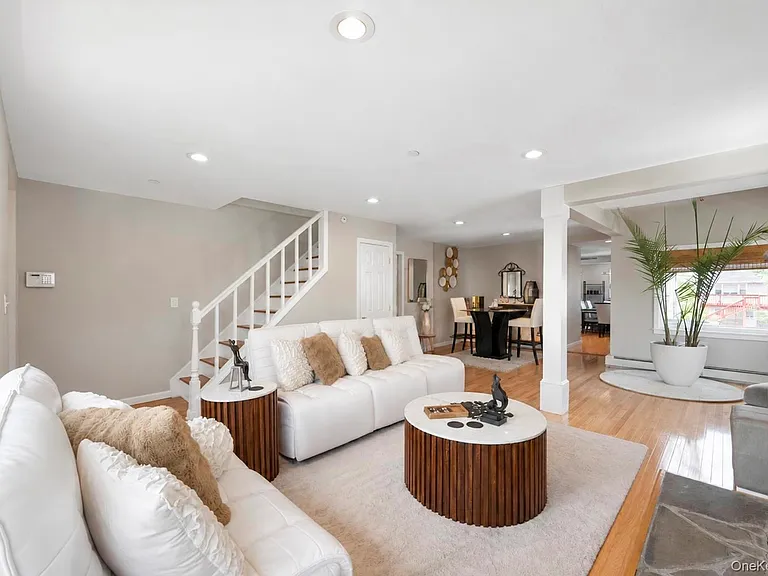 308 Bedell St — Photo 11