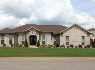 105 Caroline Way, Muscle Shoals, AL 35661