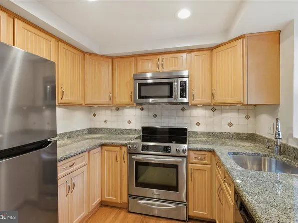 2942 S Columbus St APT C2, Arlington, VA 22206