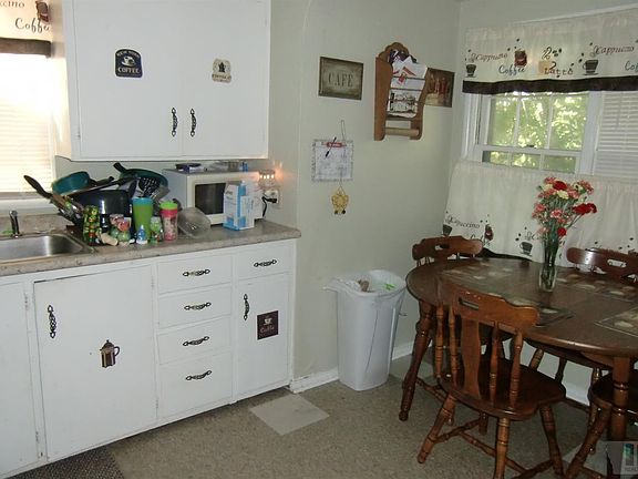 5th image of 517 North Ct