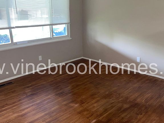 5th image of 940 Lexington Park