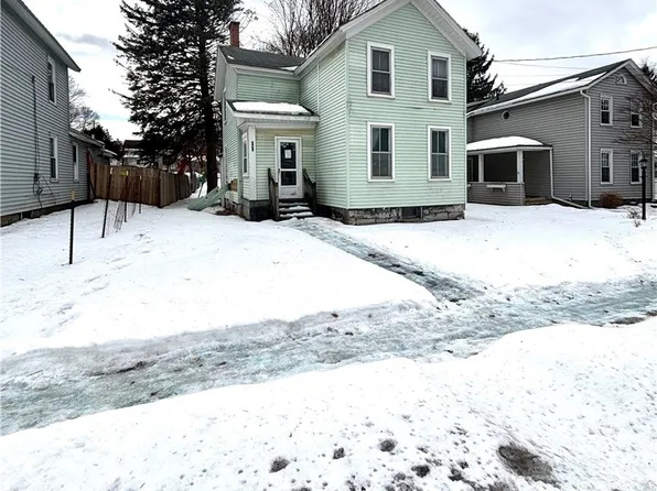 242 Seymour St, Auburn, NY 13021