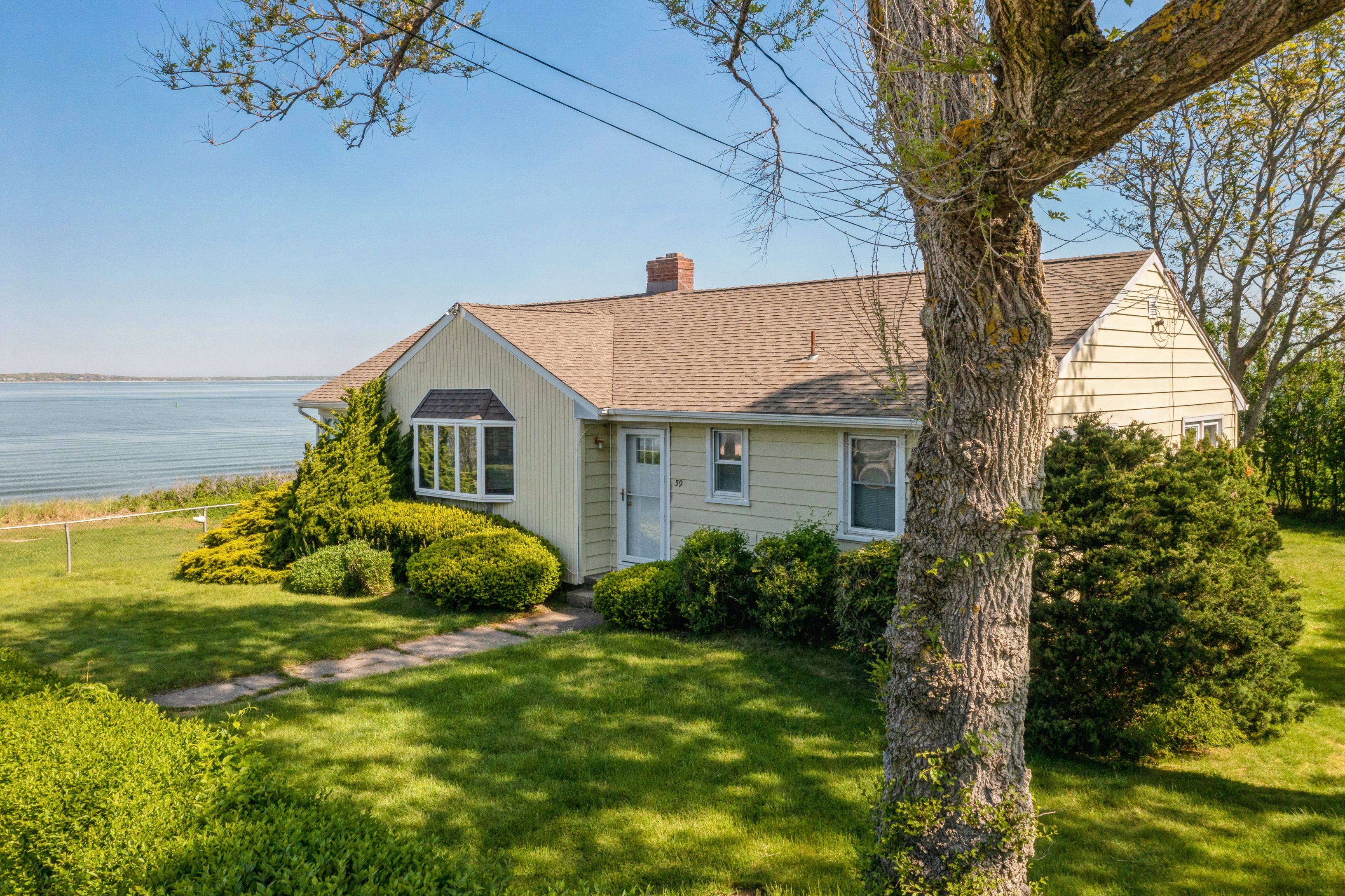 59 Oak Grove Rd, Southampton, NY 11968 Out East