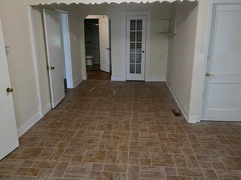 1210 Hoke St — Photo 12