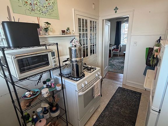 3rd image of 1108 Curtiss St #C3