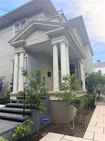 1669 Robert St
