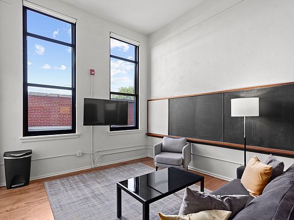 3rd image of 2509 Duncan St APT 217
