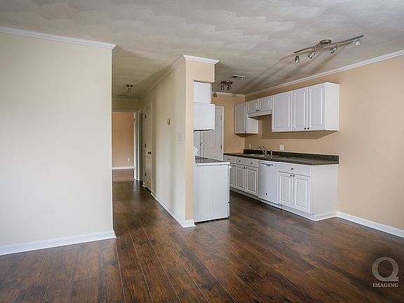 2nd image of 909 Montgomery St APT I