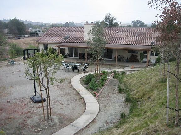Nice rear yard!