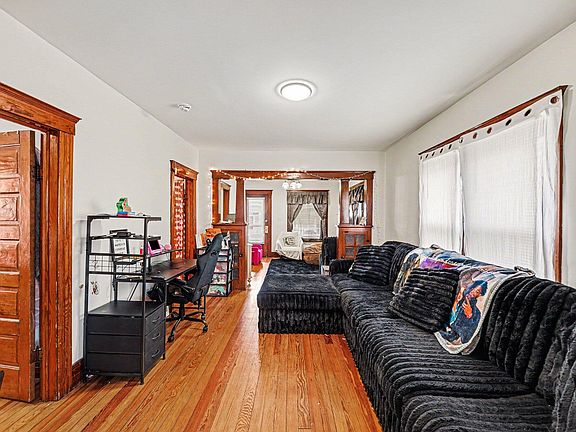 3rd image of 1822 4th St