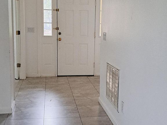 3rd image of 1636 Derby Glen Dr