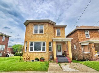 1104 Center Ave, Ellwood City, PA 16117