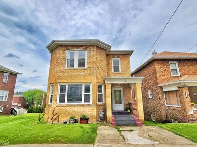 1104 Center Ave, Ellwood City, PA, 16117