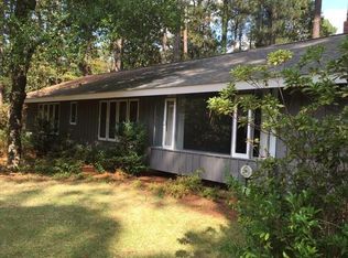 305 S Weymouth Rd, Southern Pines, NC 28387