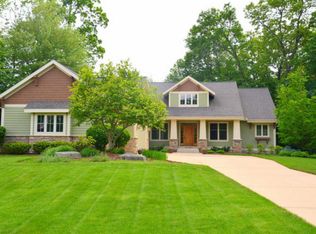 4260 S Oak Pointe Ct NE, Grand Rapids, MI