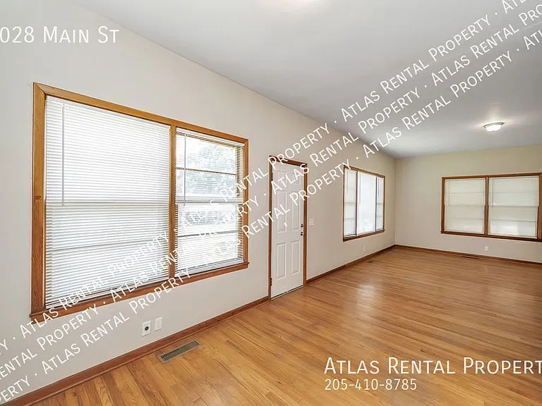 1028 Main St — Photo 8