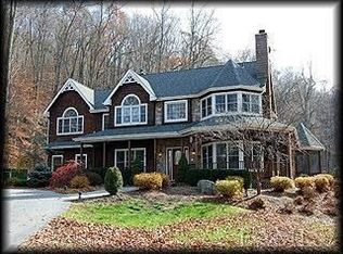 411 Gardner Hollow Rd, Poughquag, NY 12570