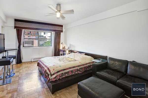 Sold by Bond New York | media 2