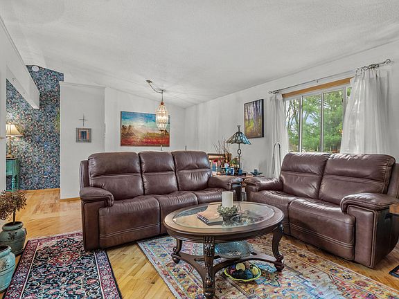 5th image of 3412 Briar Dr