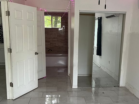 4th image of 107 E Dean Ave #105-B