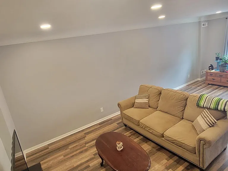 19425 Van Aken Blvd #411 — Photo 4