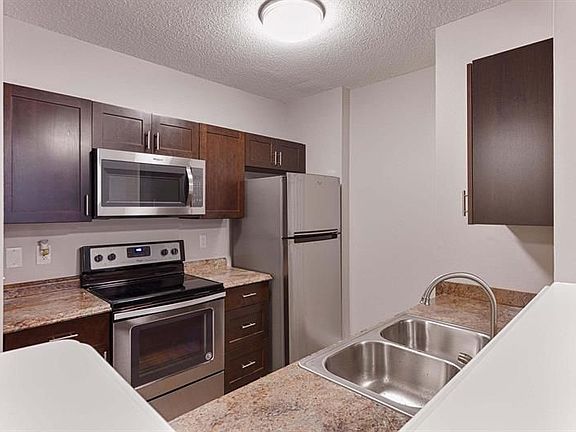 4th image of 720 S Sapodilla Ave APT 403