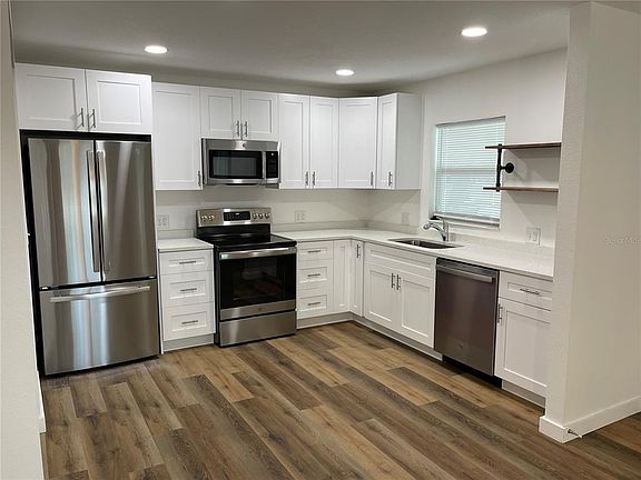 5th image of 735 21st Ave S