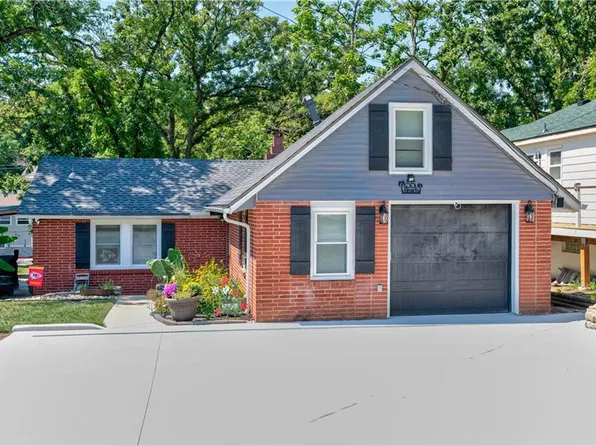 55 Beach Dr, Lake Tapawingo, MO 64015