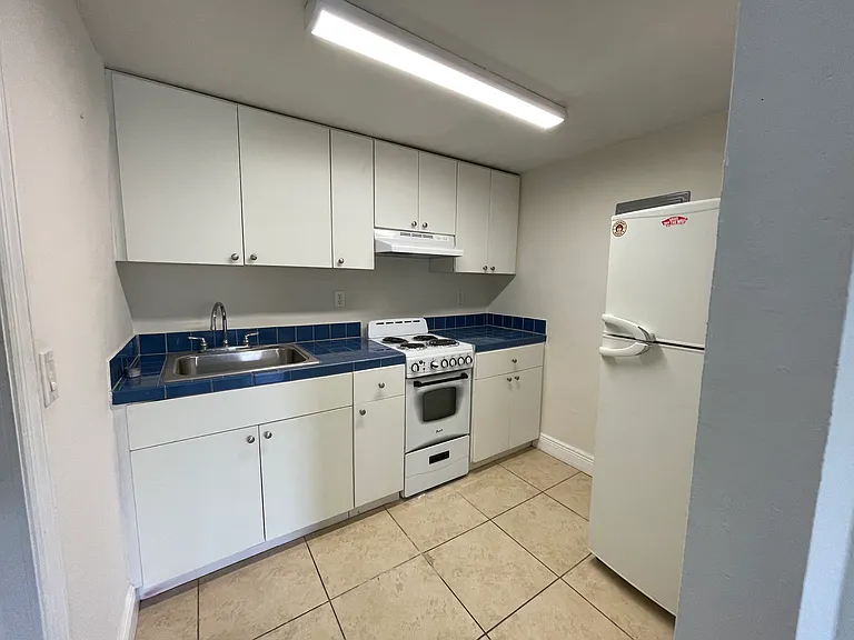 2859 Bird Ave #6 — Photo 6