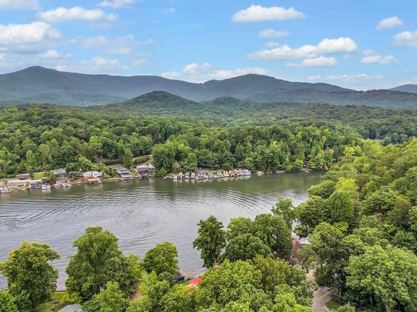 1700 W Lakeshore Dr #C, Landrum, SC 29356