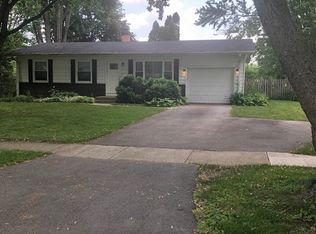 30W215 Allister Ln, Naperville, IL 60563