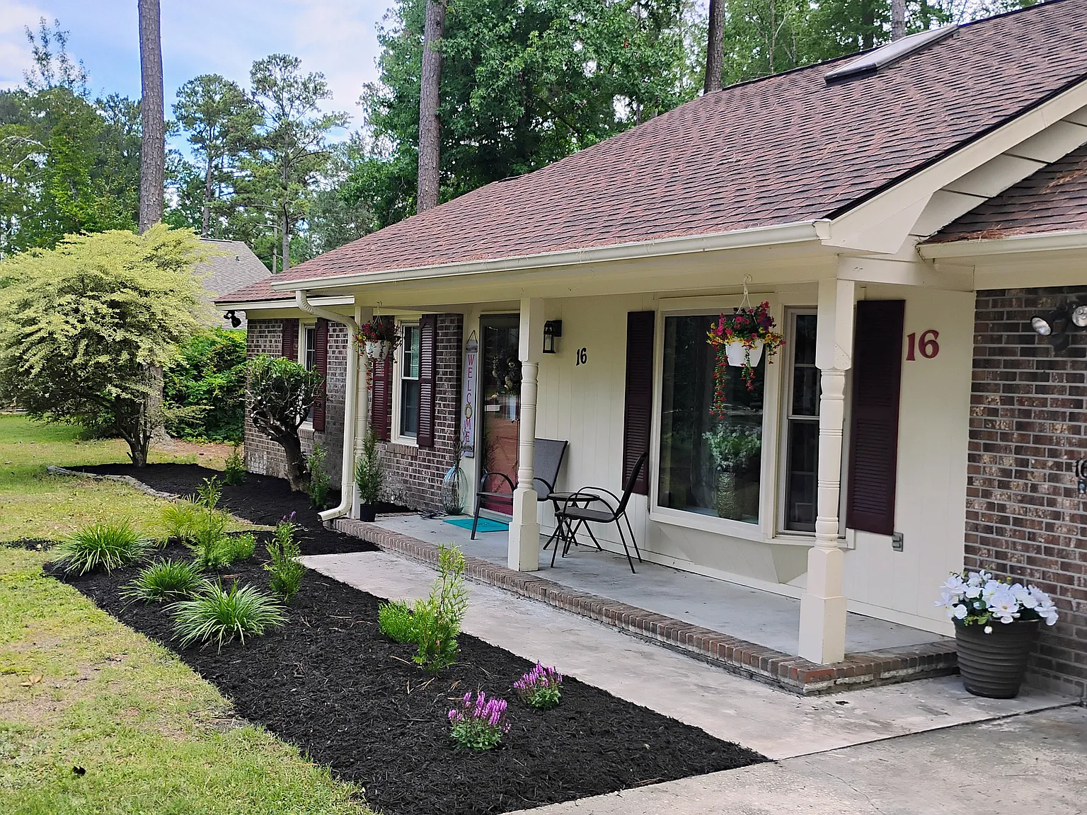 3 bed, 2.5 bath, 1346 sqft, $1,975 — Photo 3