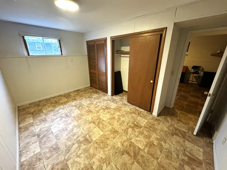 1522 Cameron Dr — Photo 2